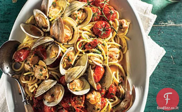 Spaghetti con Vongole e Pomodorini a lenta tostatura