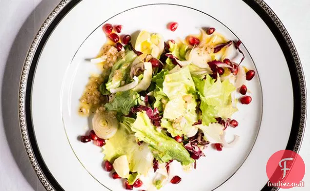 Lattughe invernali con semi di melograno