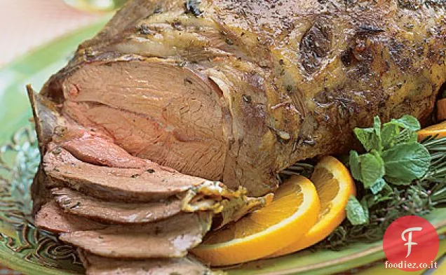 Coscia di agnello arrosto con salsa di menta fresca