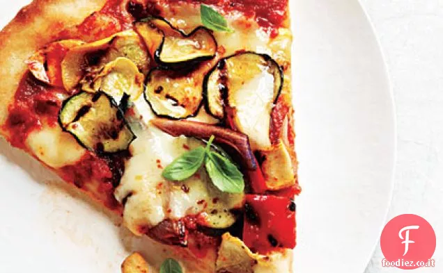 Pizza di verdure alla griglia estiva