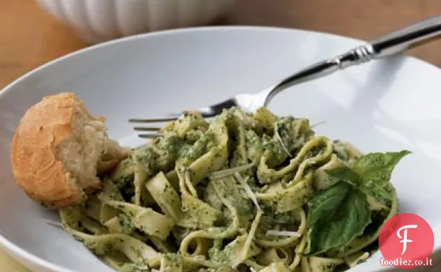 Noci di Macadamia-Fettuccine al Pesto