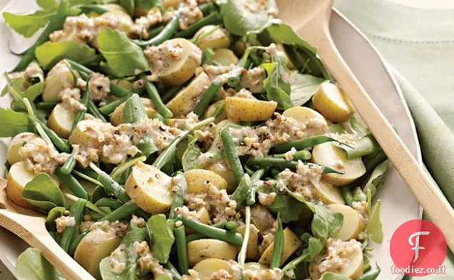 Insalata di rucola, patate e fagiolini con salsa di noci