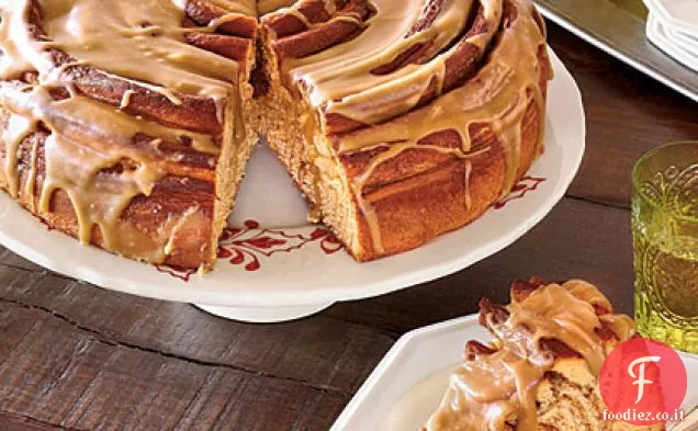 Torta al caffè di patate dolci con glassa al caramello