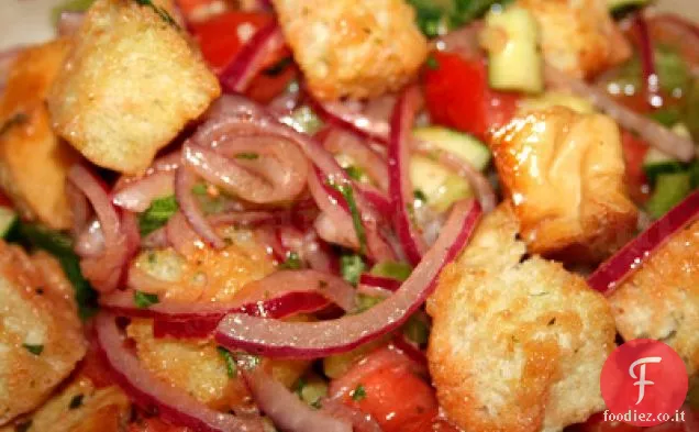 Insalata Panzanella su Romaine
