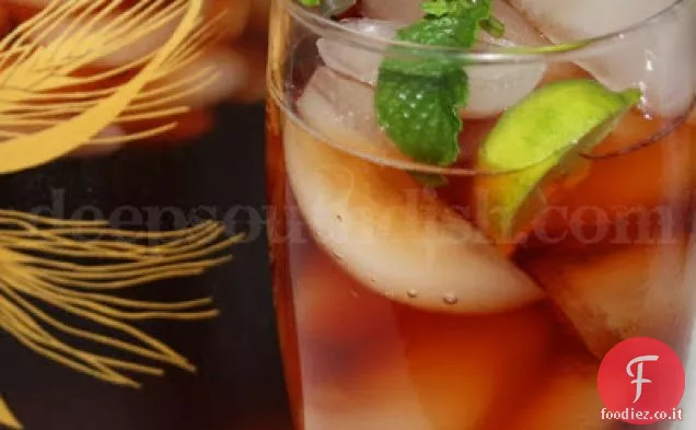 Come rendere perfetto tè freddo dolce del sud