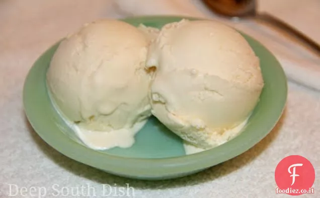 Gelato alla crema alla vaniglia vecchio stile