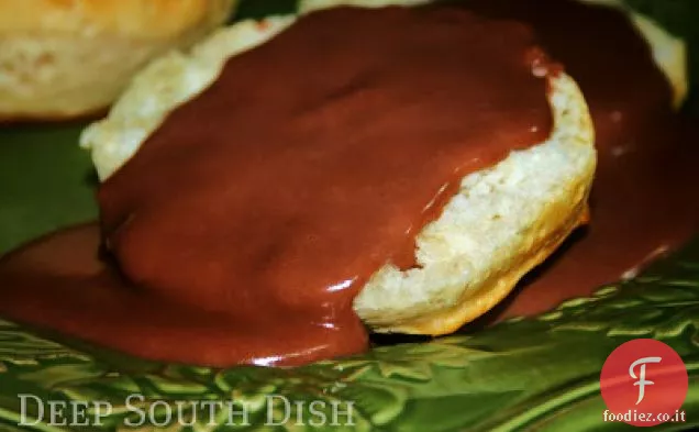 Sugo di cioccolato e biscotti