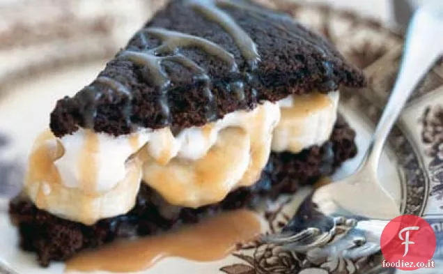 Shortcakes al cioccolato con banane e caramello