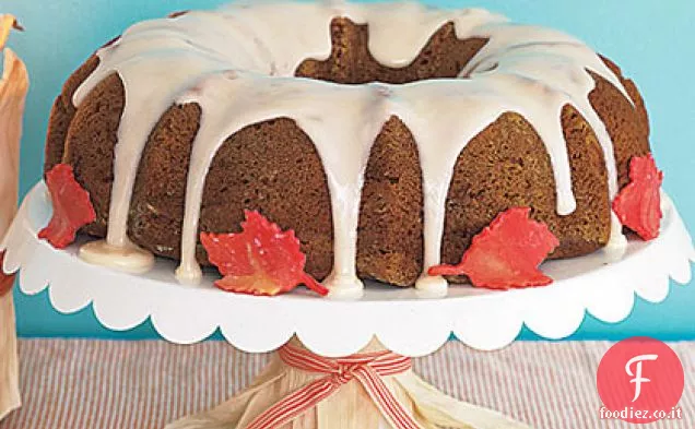 Torta di spezie di zucca glassata in acero