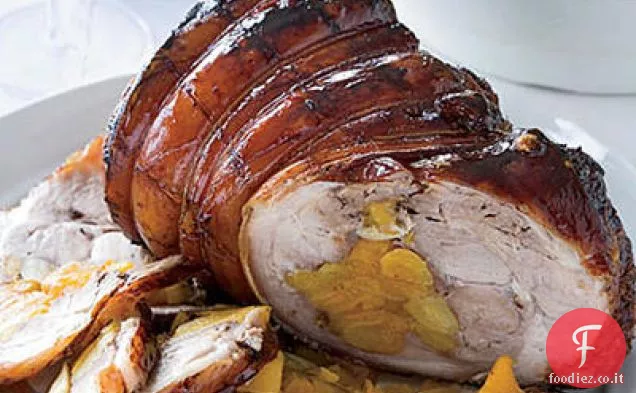 Pesce azzurro alla griglia con cipolla rossa e condimento agli agrumi