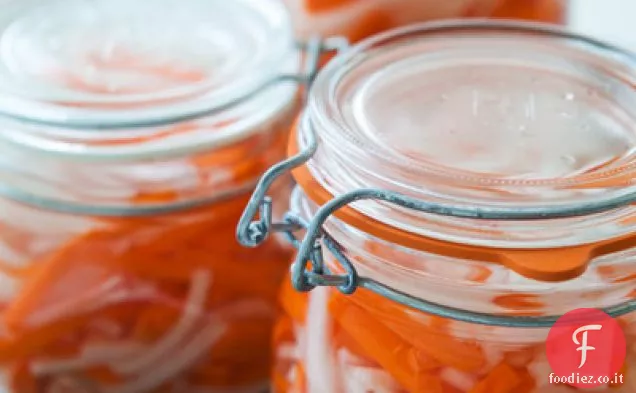 Sottaceti vietnamiti di Daikon e carote