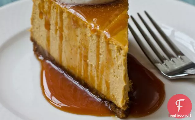 Cheesecake di zucca con crosta di zenzero e salsa al caramello