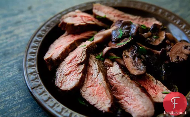 Bistecca alla griglia con funghi