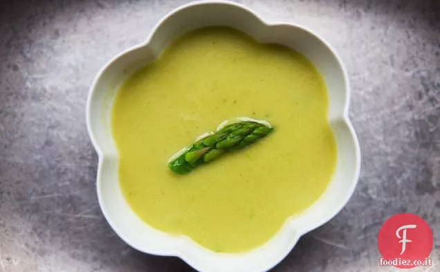Zuppa di asparagi cremosa