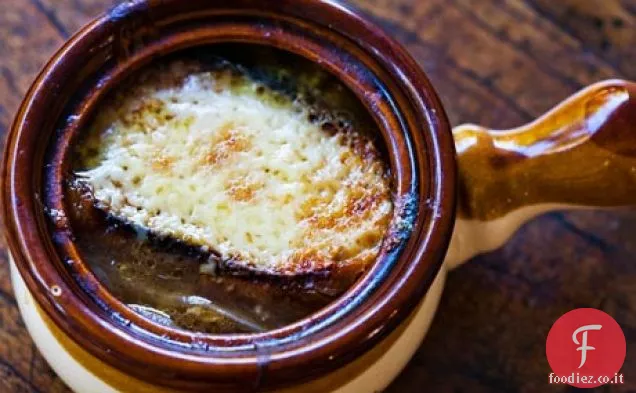 Zuppa di cipolle francese