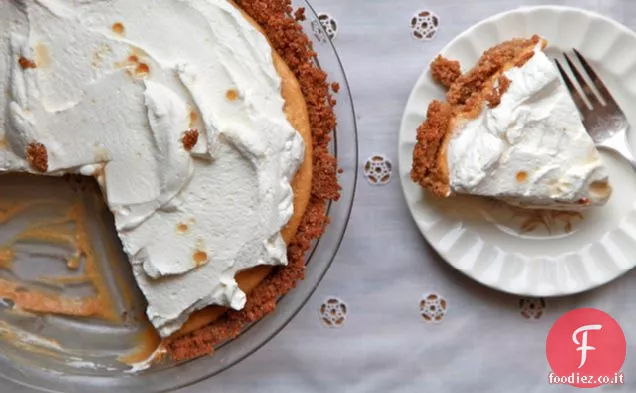 Quasi no-cuocere la torta di crema di zucca con acero panna montata