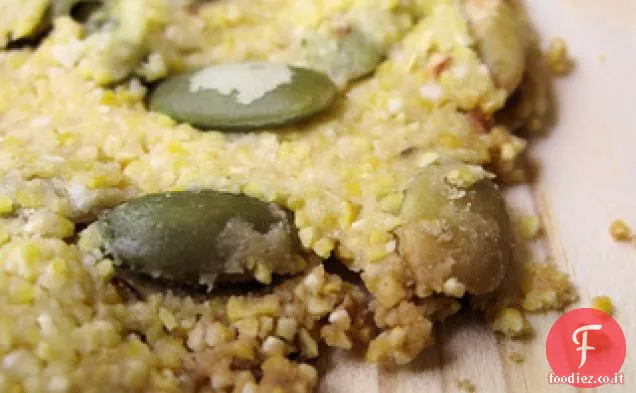 Cracker di farina di mais con semi di zucca