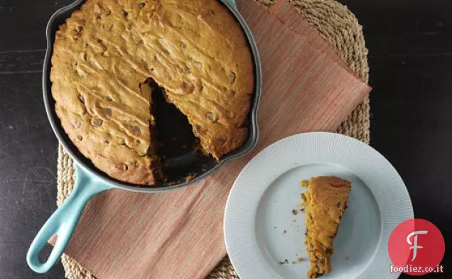 Biscotto di padella con gocce di cioccolato di zucca