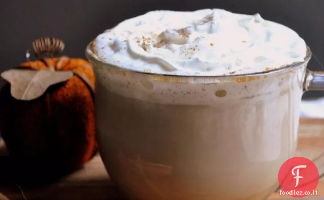 Latte speziato di zucca fatto in casa