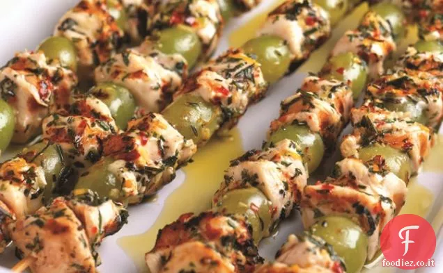 Pollo mediterraneo alla griglia (o tofu) e spiedini di uva
