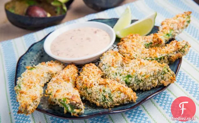 Patatine fritte croccanti di avocado al forno