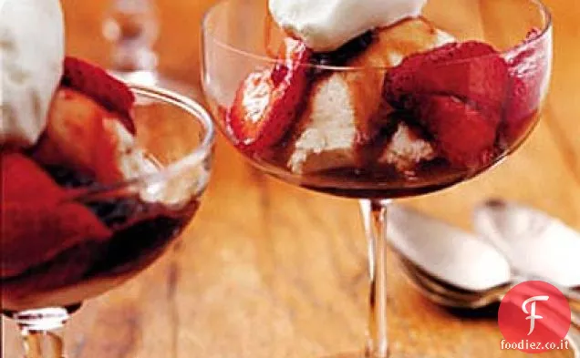 Torta di libbra con Sciroppo balsamico alla fragola