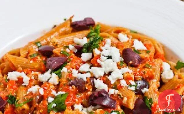 Pesto al Pepe Rosso Arrosto con Feta e Olive Kalamata