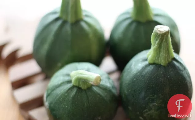 Zucchine Ripiene di Pomodoro, Basilico e Feta