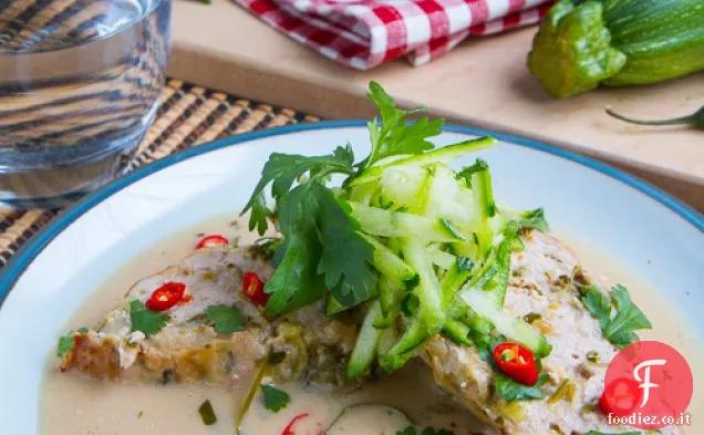 Polpettone di tacchino al curry verde tailandese e zucchine in salsa al curry verde al latte di cocco