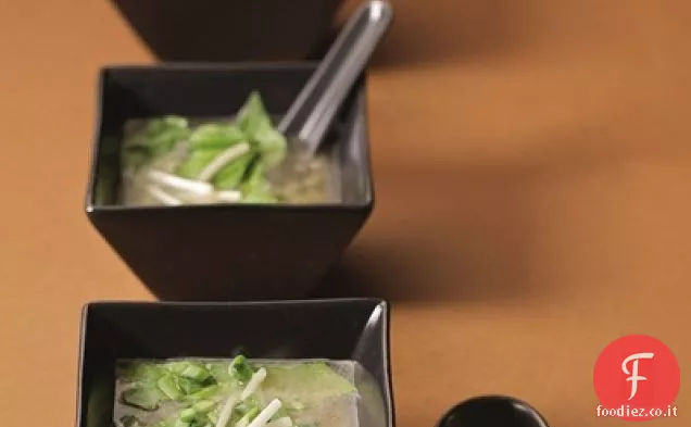 Zuppa di Miso ricca di sostanze nutritive (opzionalmente cruda)