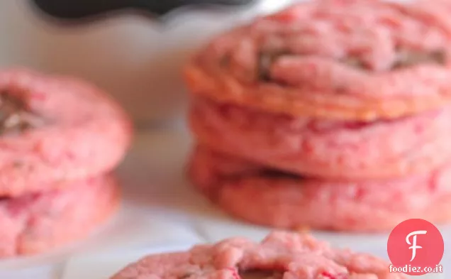 Biscotti di velluto rosa fragola e cioccolato