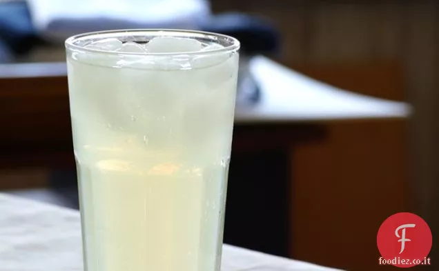 Limonata fatta in casa - 7 modi
