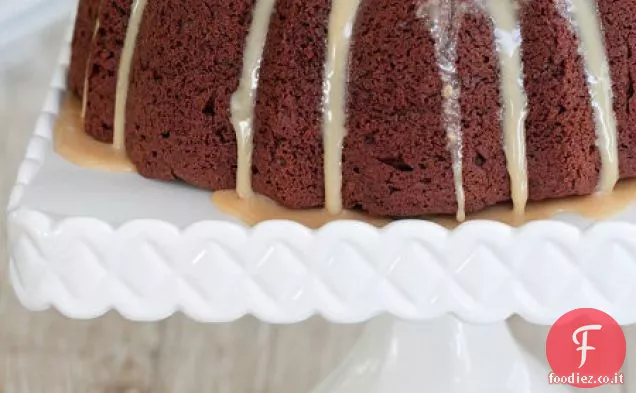 Torta al burro di arachidi al cioccolato con glassa dolce al burro di arachidi