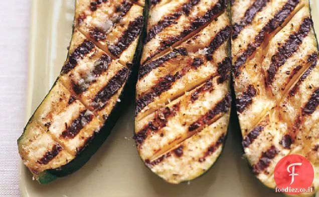 Zucchine alla griglia con aglio e burro di limone Imbastire