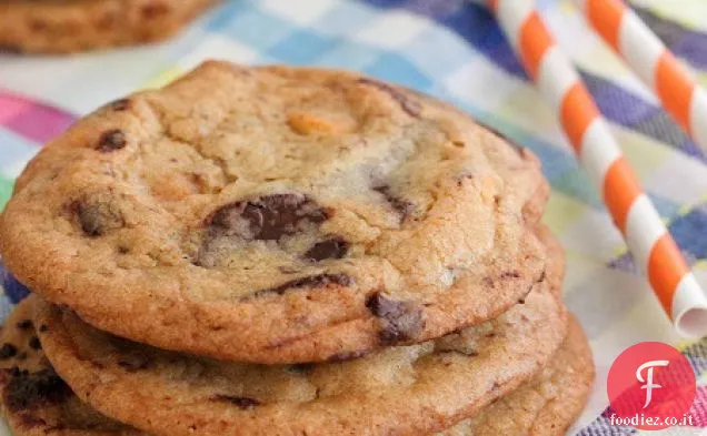 Una ciotola Butterscotch Chocolate Chunk Cookies