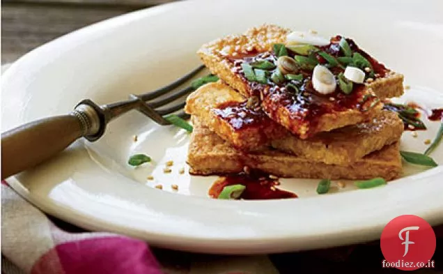 Tofu fritto con salsa piccante di zenzero e sesamo