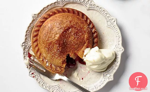 Torte a mano di pera e mirtillo