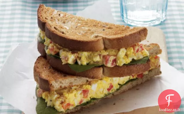 Panino con insalata di uova al curry