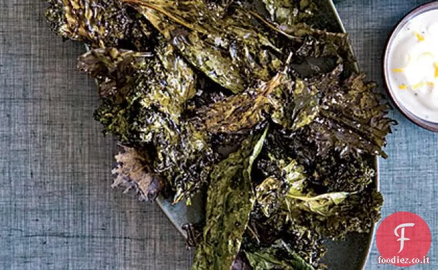 Cavolo croccante con salsa al limone e yogurt