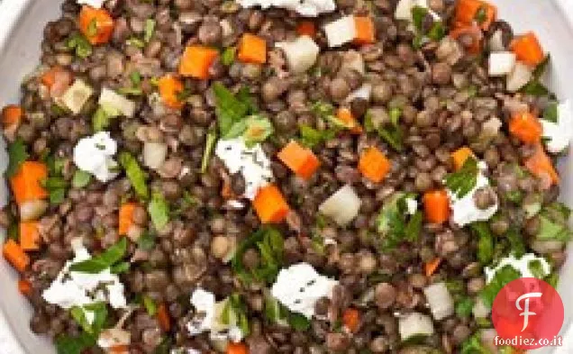 Insalata di lenticchie francesi con formaggio di capra