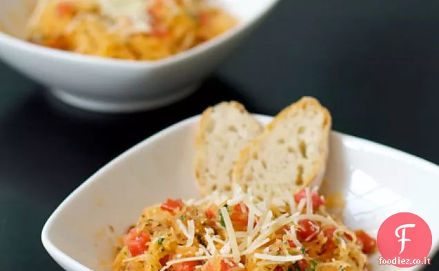 Spaghetti Zucca con Pomodori, Basilico e parmigiano
