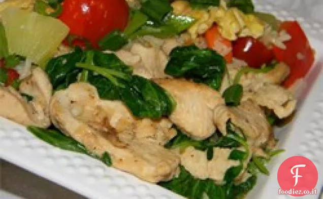 Germogli di piselli e pollo in salsa all'aglio