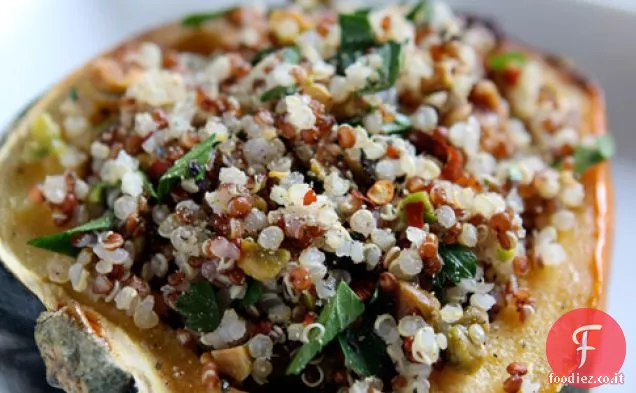 Zucca ripiena di ghianda con Quinoa e Pistacchi