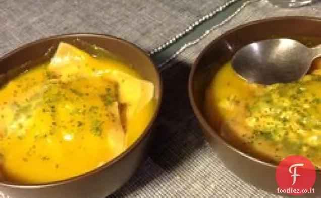 Zuppa di zucca con ravioli di spinaci