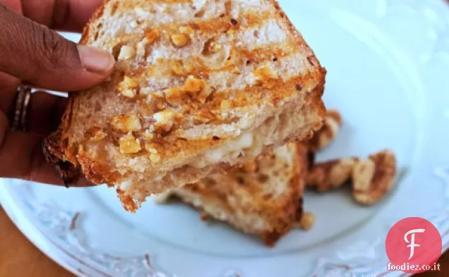 Panini Cheddar invecchiati in crosta di noce al miele...e scene da Seattle