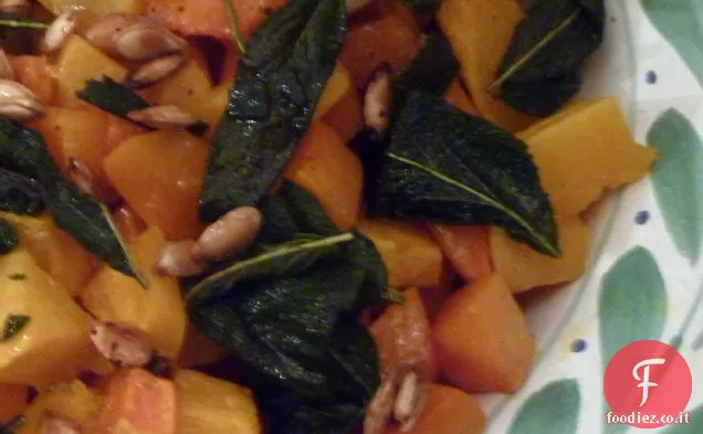 Zucca arrosto con salvia fritta e semi speziati