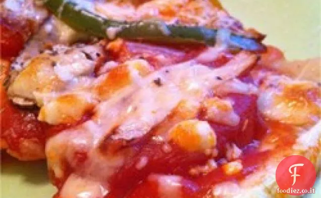 Pizza di zucchine alla griglia con formaggio di capra
