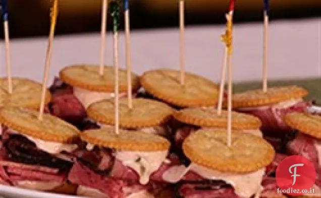 Mini sandwich al RITZ Pastrami e carne in scatola