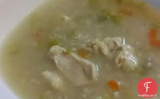 Zuppa d'orzo di pollo facile e veloce