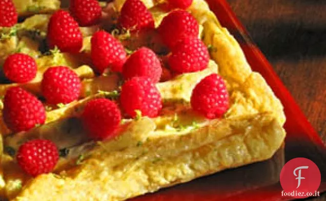 Torta Cherimoya con lamponi e lime